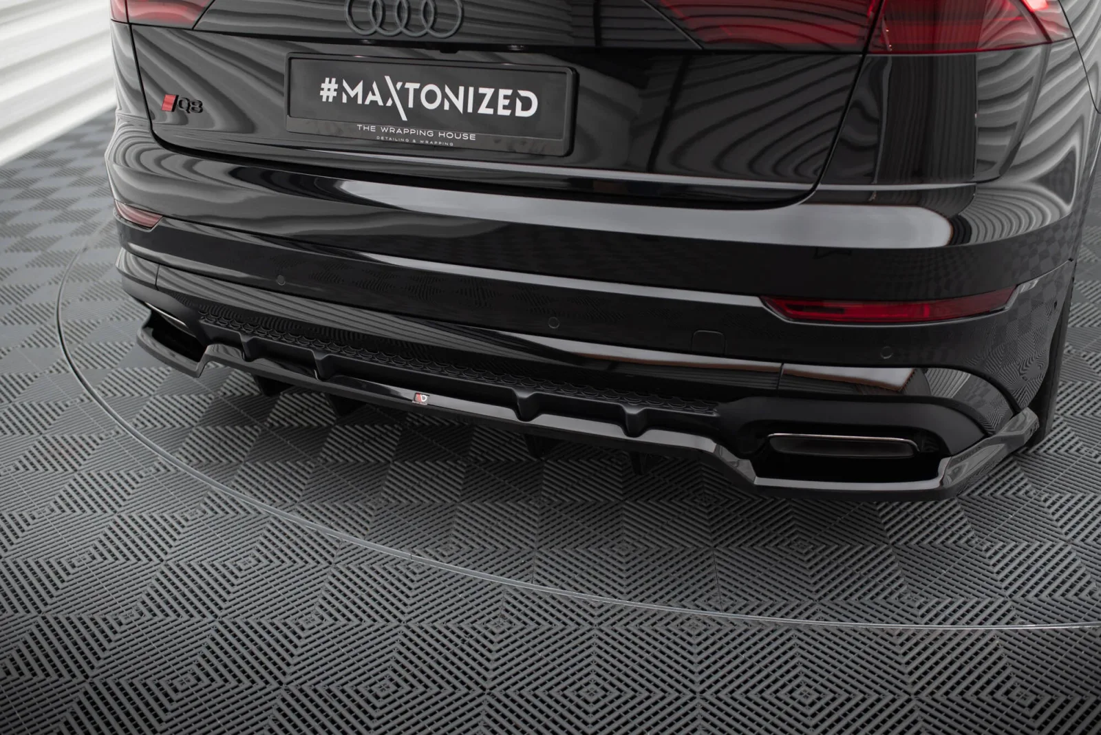 Rear Splitter (With Diffuser) V.1 compatible with Audi SQ8 / Q8 S-Line Mk1 Facelift