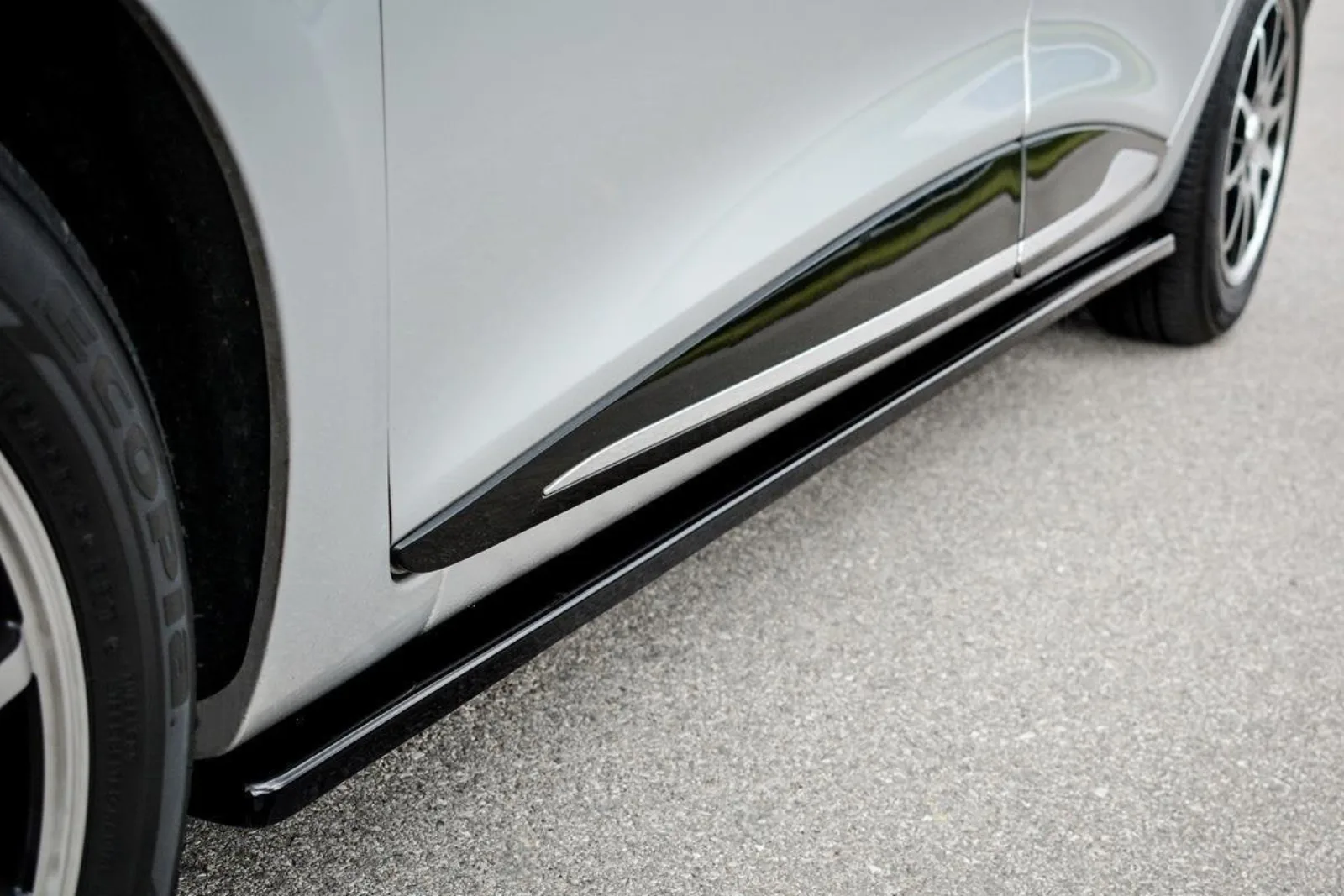 Side Skirts Diffusers compatible with Renault Clio MK4