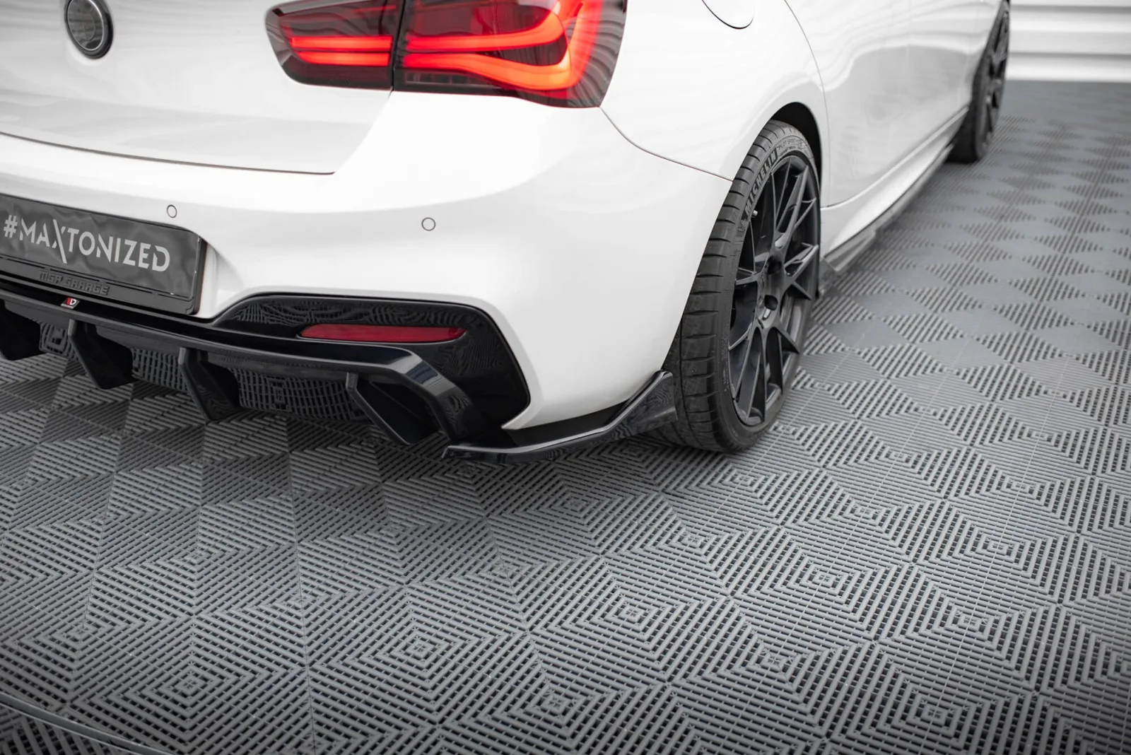 Rear Side Splitters (for valance V.3) compatible with BMW 1 M-Pack / M140i F20 Facelift