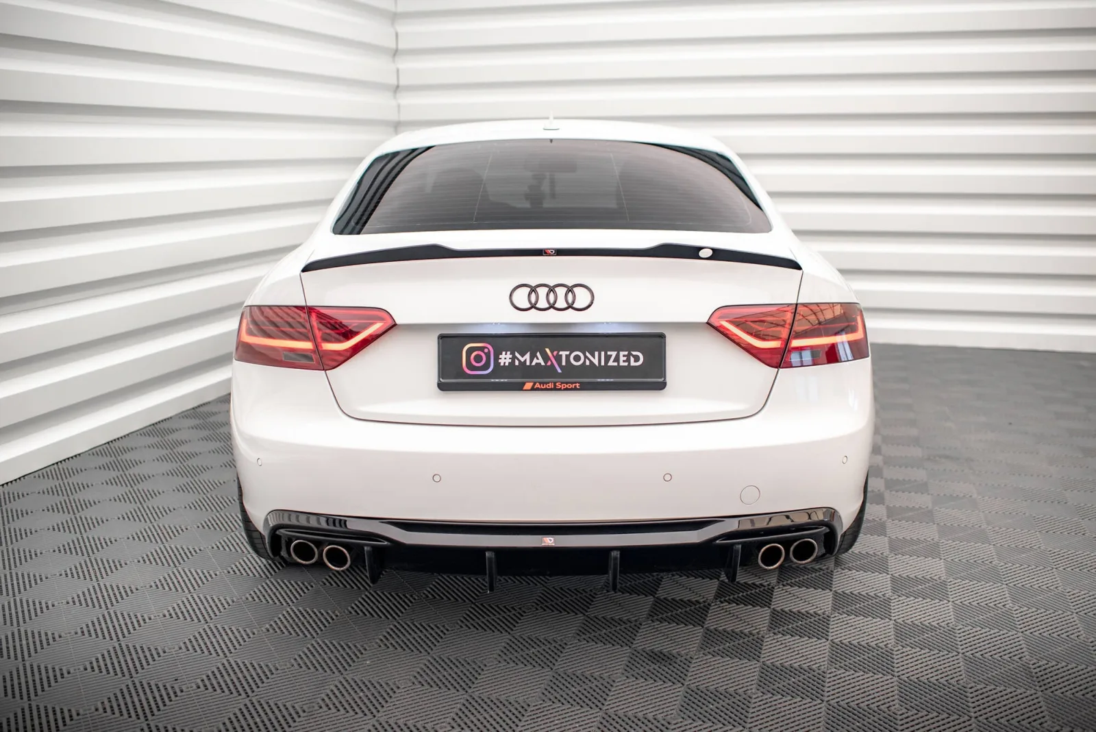 Rear Valance compatible with Audi A5 Coupe 8T Facelift (Version with double exhausts on both sides)
