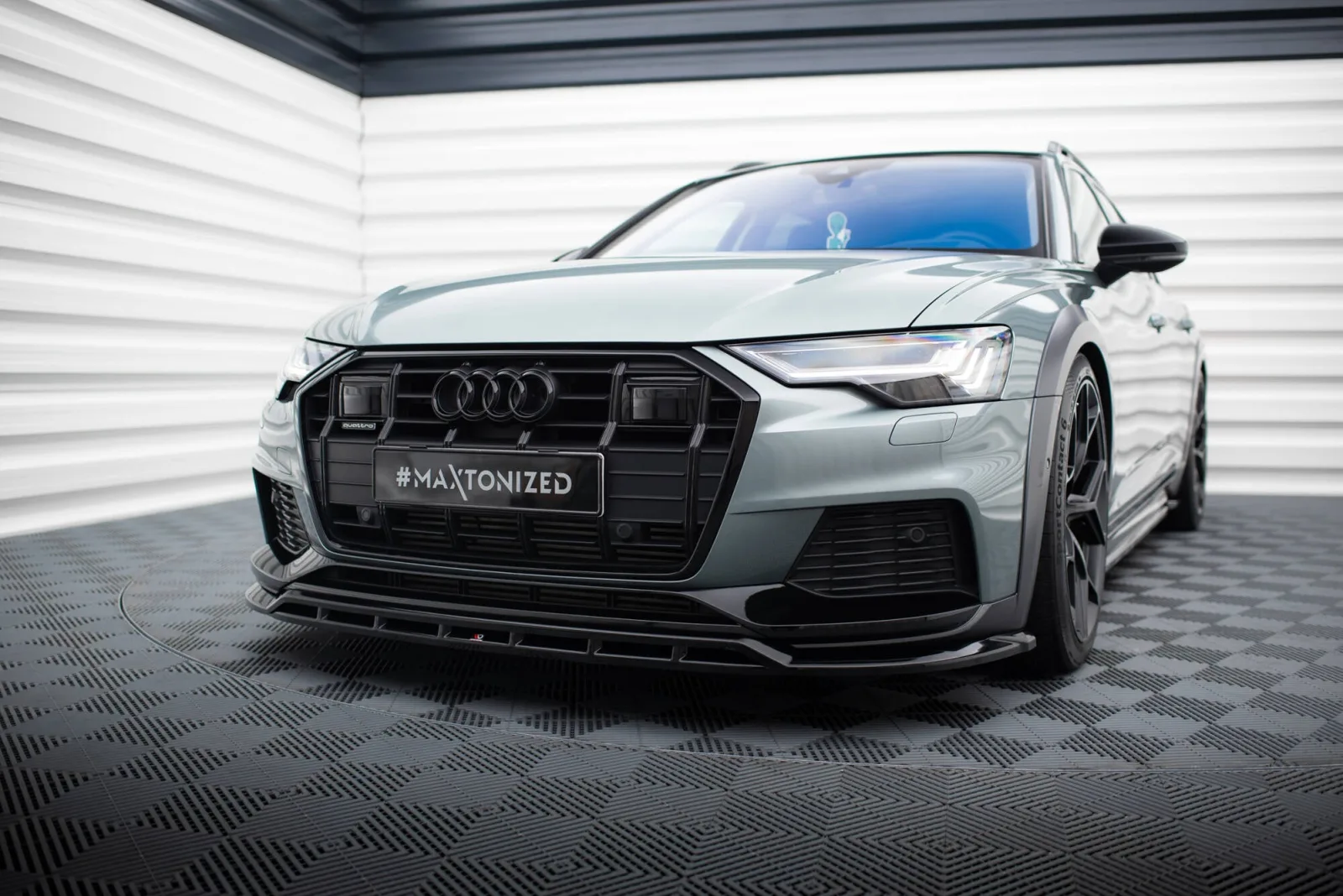 Front Splitter compatible with Audi A6 Allroad C8