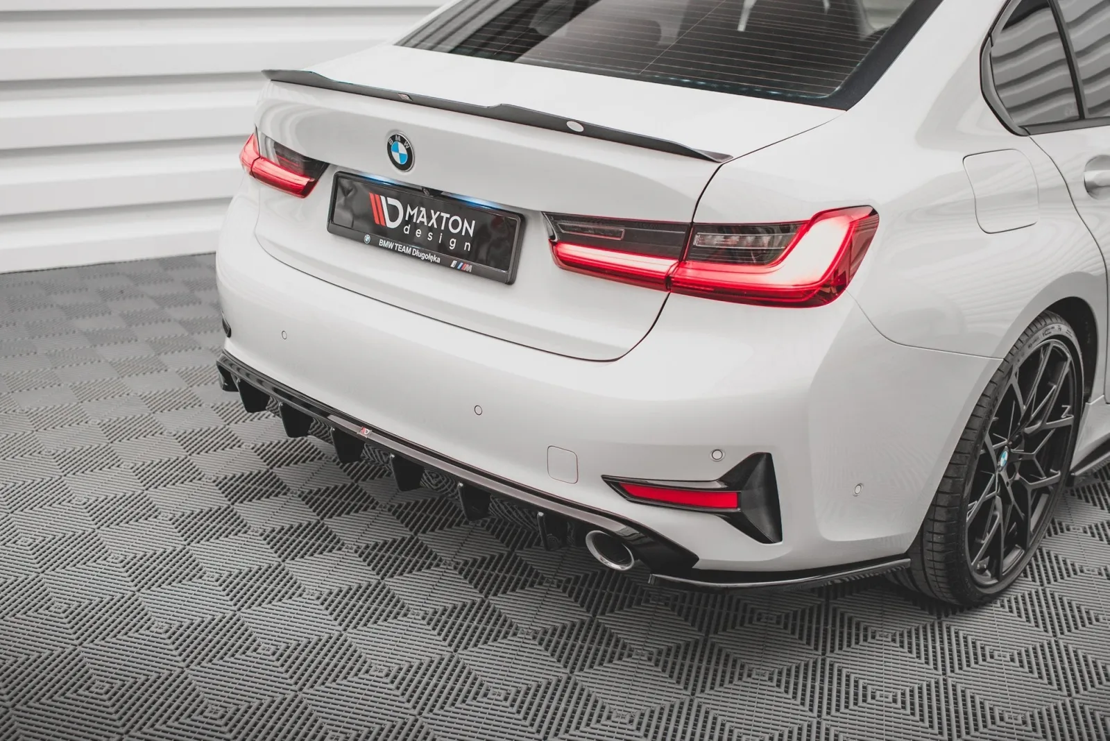 Rear Valance compatible with BMW 3 Sedan G20