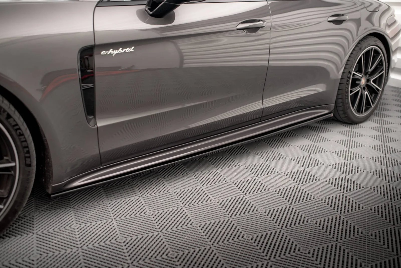 Side Skirts Diffusers V.1 compatible with Porsche Panamera Turbo S E-Hybrid / Panamera E-Hybrid / Panamera 4S 971
