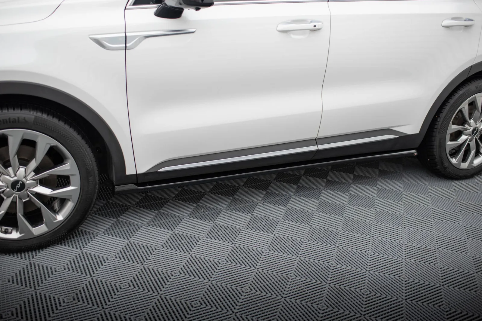 Side Skirts Diffusers compatible with Kia Sorento Mk4