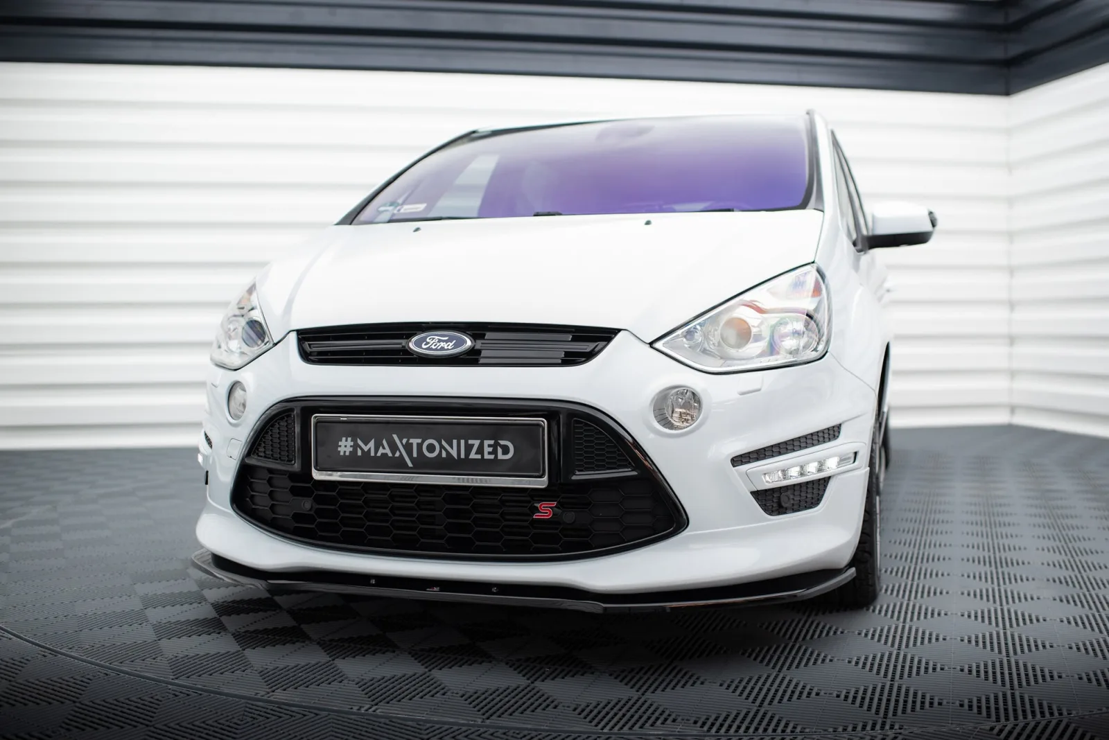 Front Splitter compatible with Ford S-Max Titanium Mk1 FL
