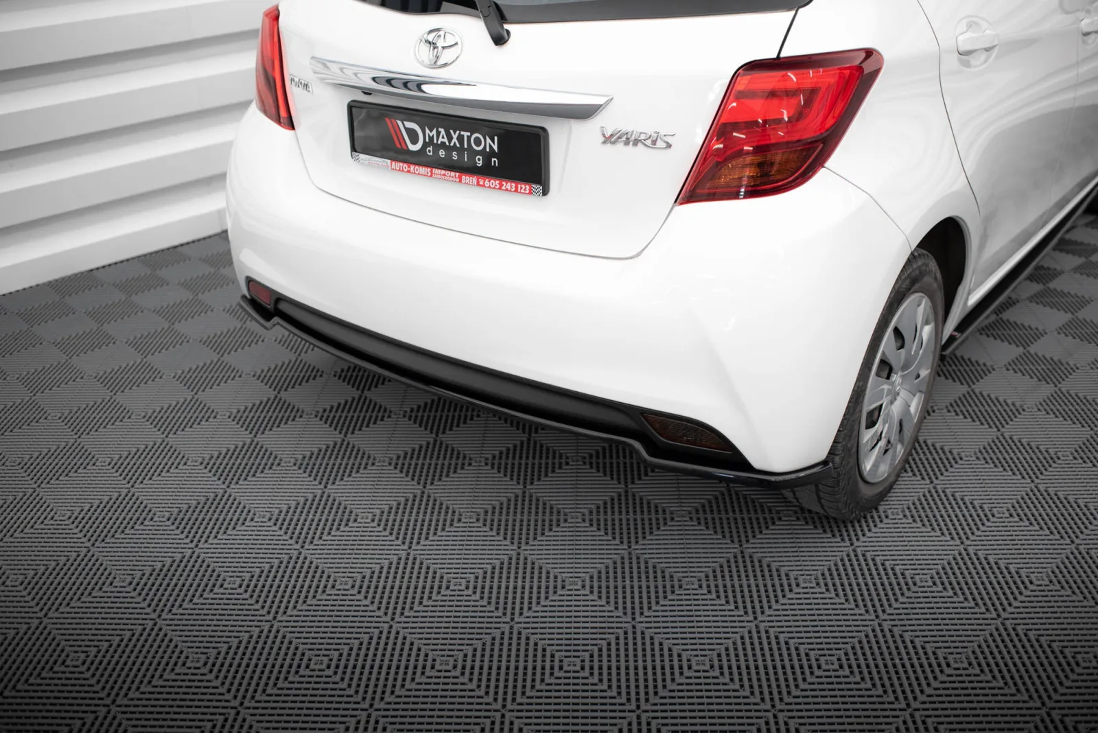 Rear Splitter compatible with Toyota Yaris Mk3 Facelift