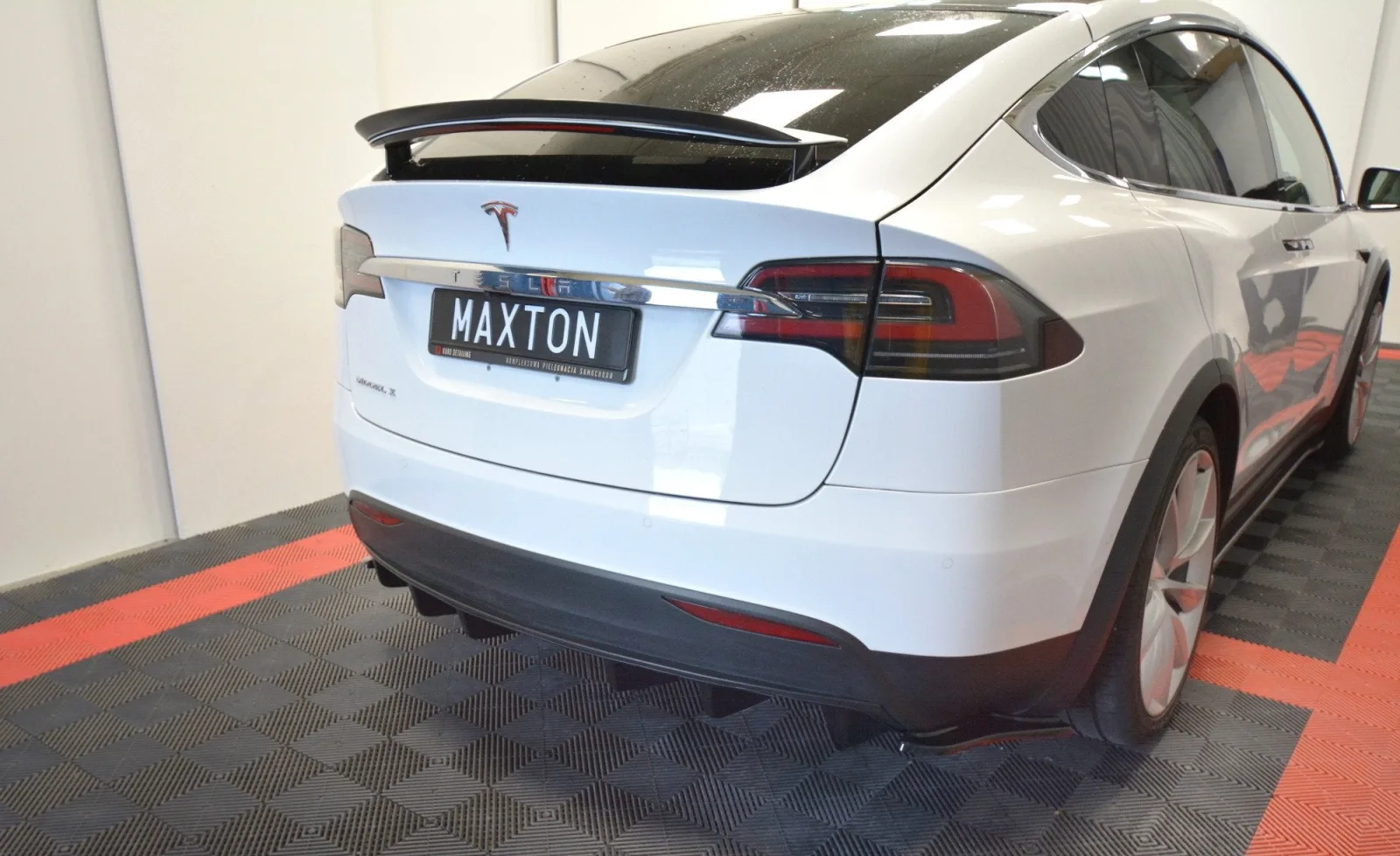 Rear Valance compatible with TESLA MODEL X