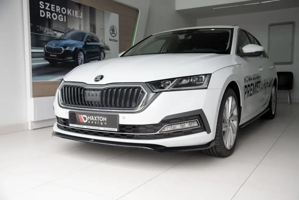 Front Splitter V.2 compatible with Skoda Octavia Mk4