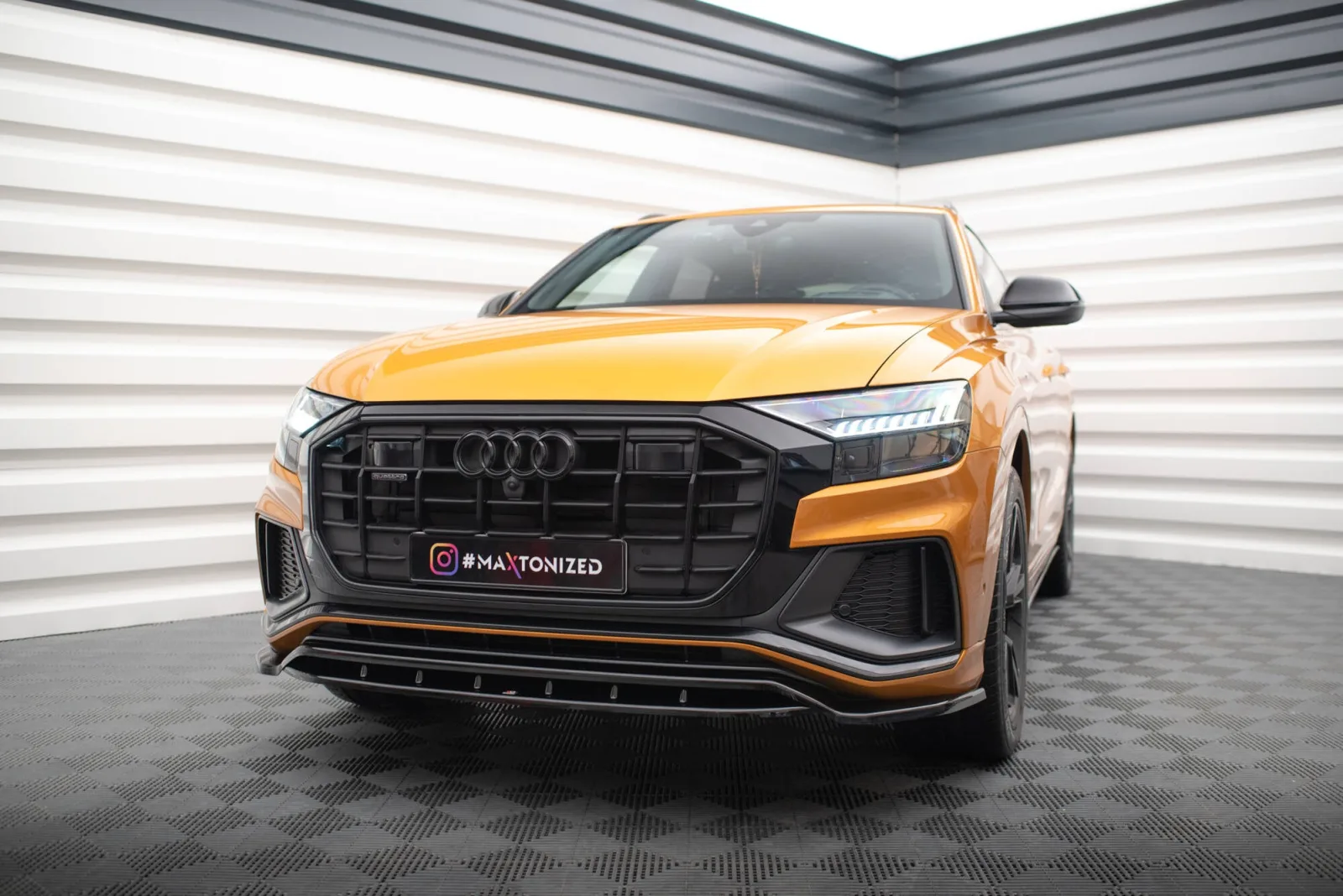 Front Splitter V.1 compatible with Audi Q8 S-line / SQ8 Mk1