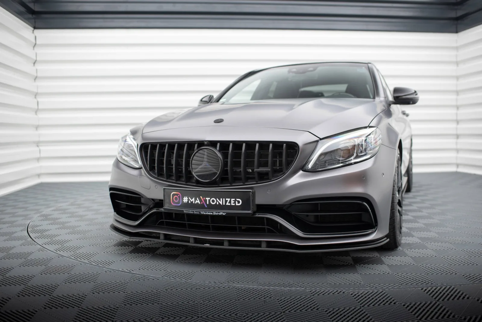 Front Splitter Street Pro compatible with Mercedes-AMG C63 Sedan / Estate W205 Facelift
