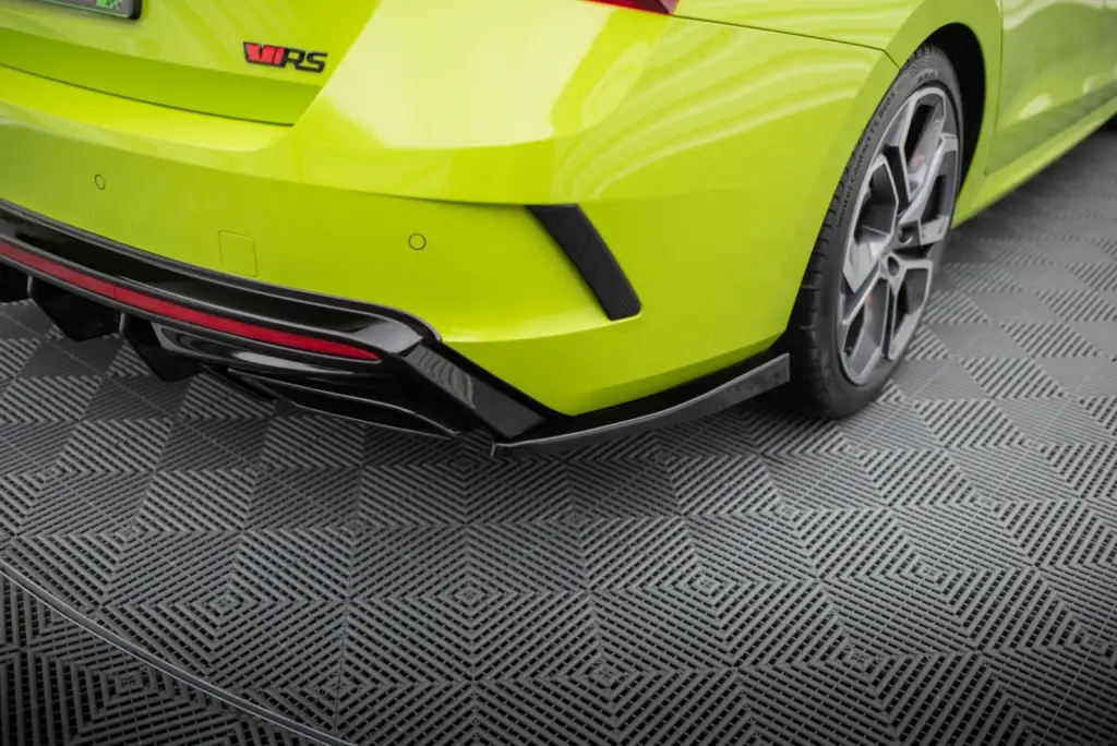 Rear Side Splitters V.4 compatible with Skoda Octavia RS Mk4