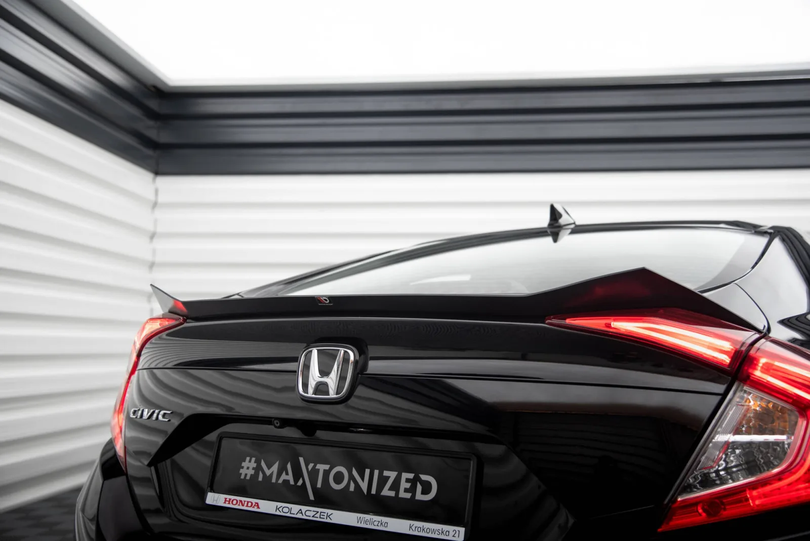 Spoiler Cap compatible with Honda Civic Sedan Mk10 / Mk10 Facelift