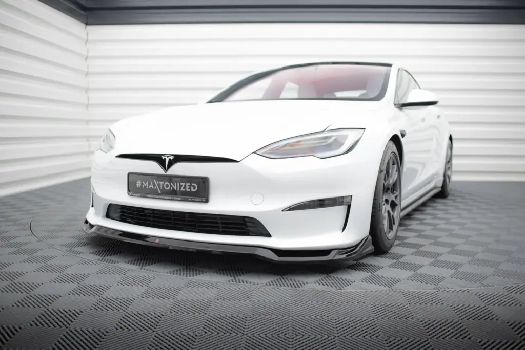 Front Splitter V.2 compatible with Tesla Model S Plaid Mk1 Facelift