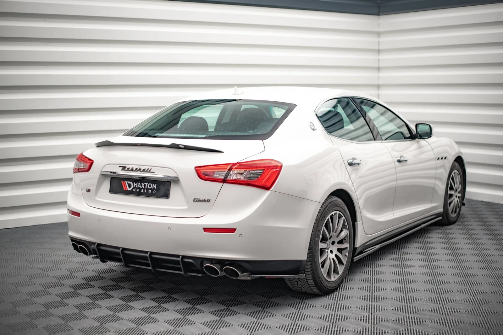 Rear Side Splitters compatible with Maserati Ghibli Mk3