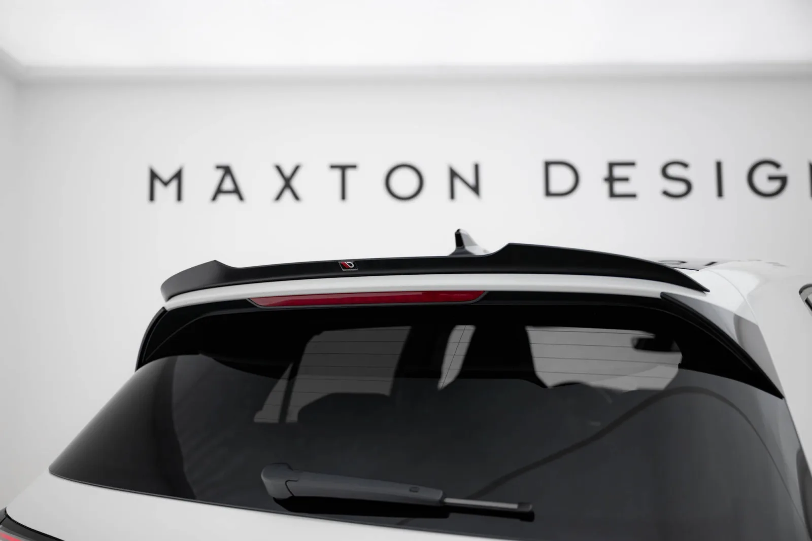 Spoiler Cap V.1 compatible with Volkswagen Golf GTI / GTE / GTD / R-Line / R Mk8