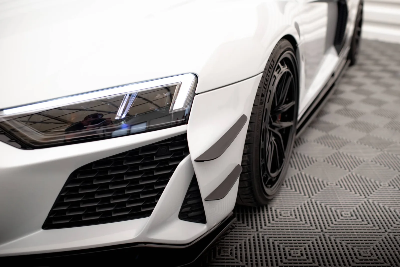 Canards compatible with Audi R8 Mk2 Facelift