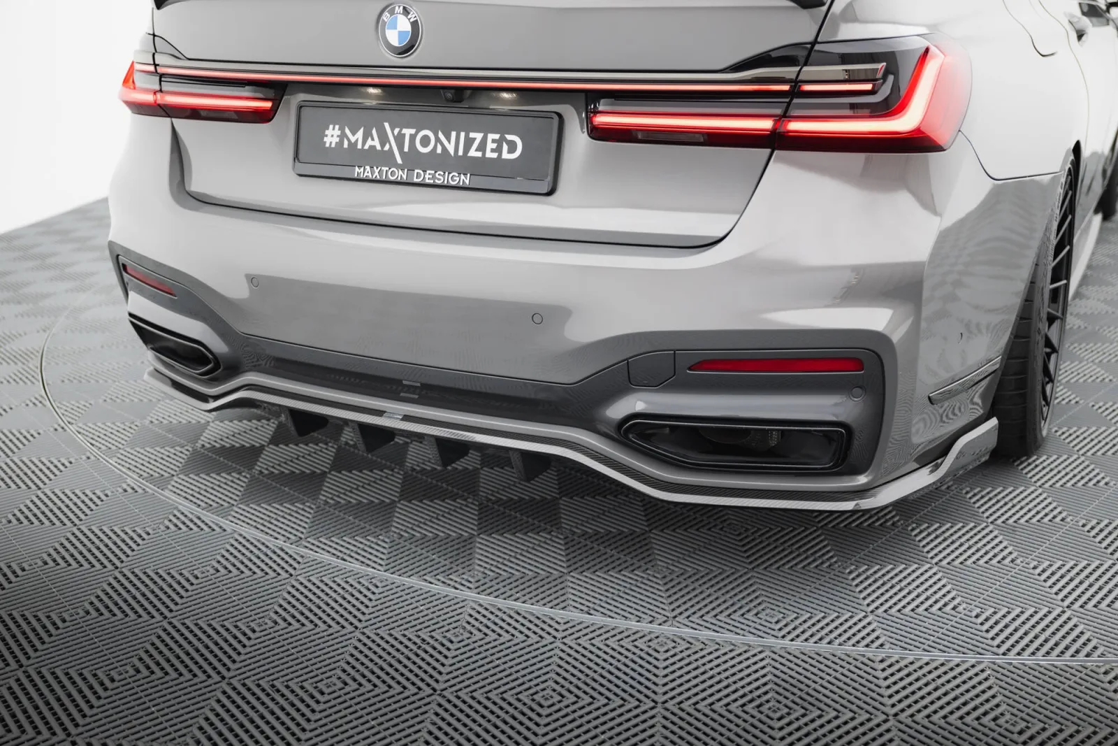 Carbon Rear Splitter Prepreg compatible with BMW 7 M-Pack G11 / G12 Facelift