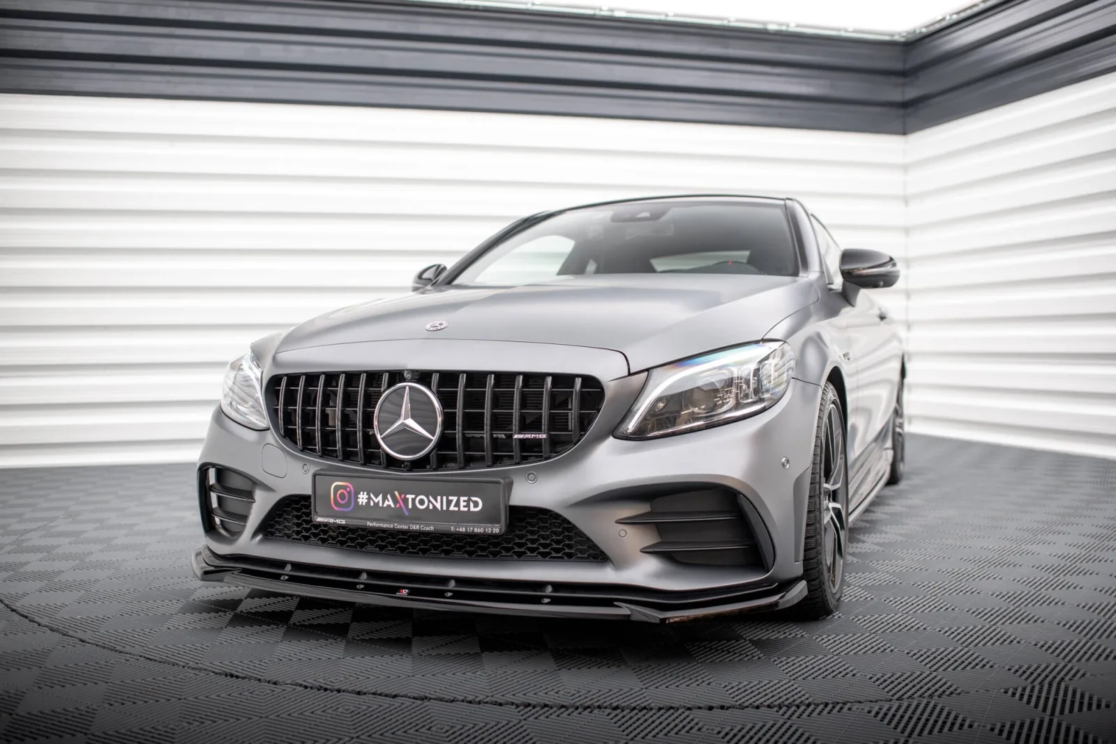 Front Splitter V.2 compatible with Mercedes-AMG C43 Coupe / Cabrio / Sedan / Estate C205 / A205 / W205 / S205 Facelift