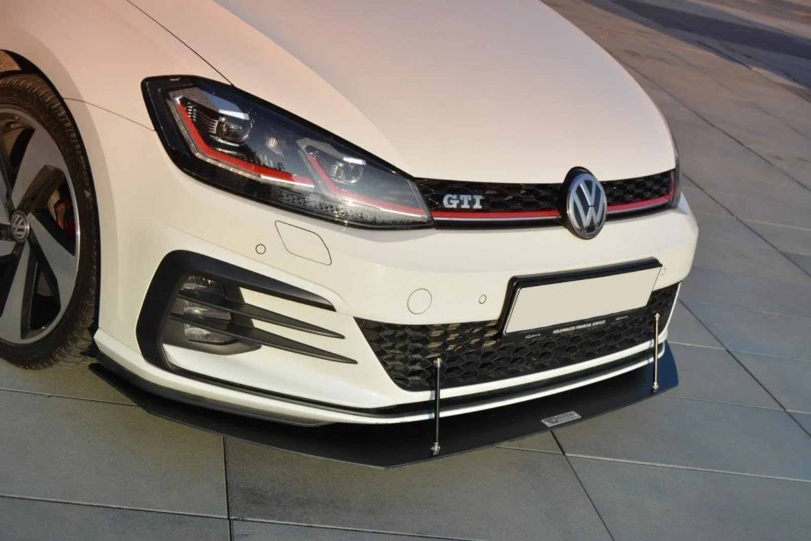 Front Splitter Racing V.1 compatible with Volkswagen Golf GTI / GTD Mk7 Facelift