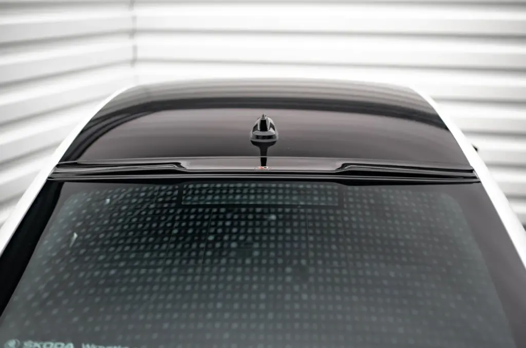 Rear Window Extension compatible with Skoda Octavia Liftback Mk4
