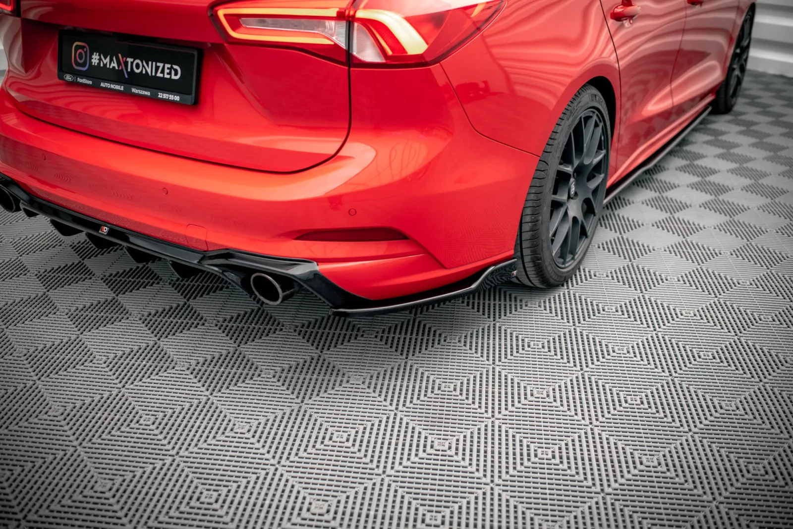 Rear Side Splitters V.8 compatible with Ford Focus Estate ST Mk4
