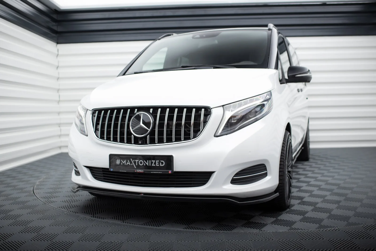 Front Splitter V.3 compatible with Mercedes-Benz V-Class W447