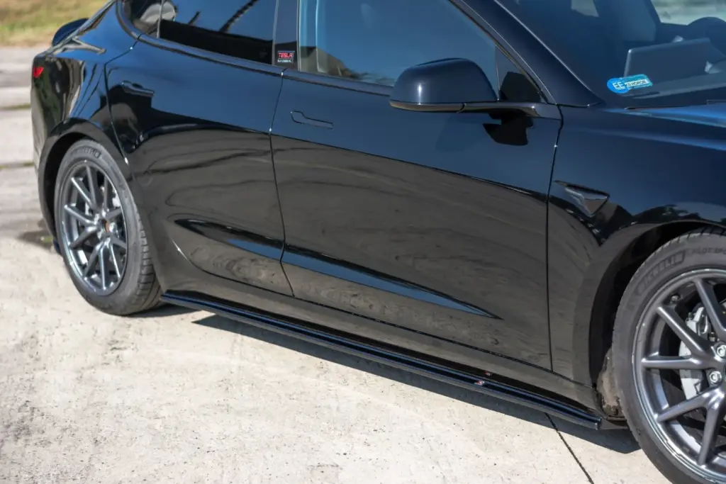 Side Skirts Diffusers compatible with Tesla Model 3 / Model 3 Performance Mk1 / Mk1 Facelift