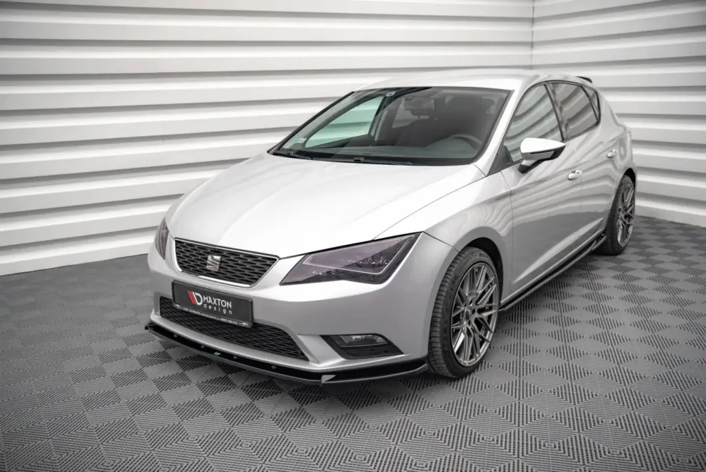 Front Splitter V.1 compatible with Seat Leon Mk3