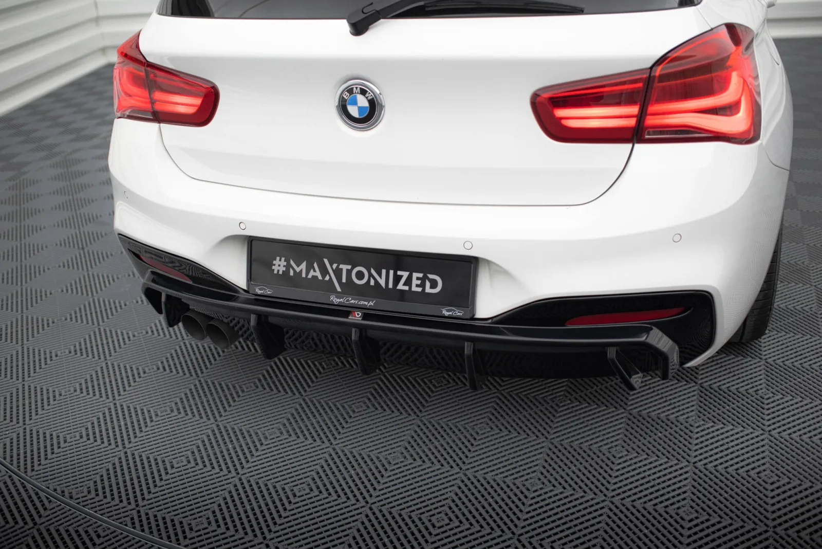 Rear Valance V.3 compatible with BMW 1 M-Pack F20 Facelift (Version with double exhaust on one side)