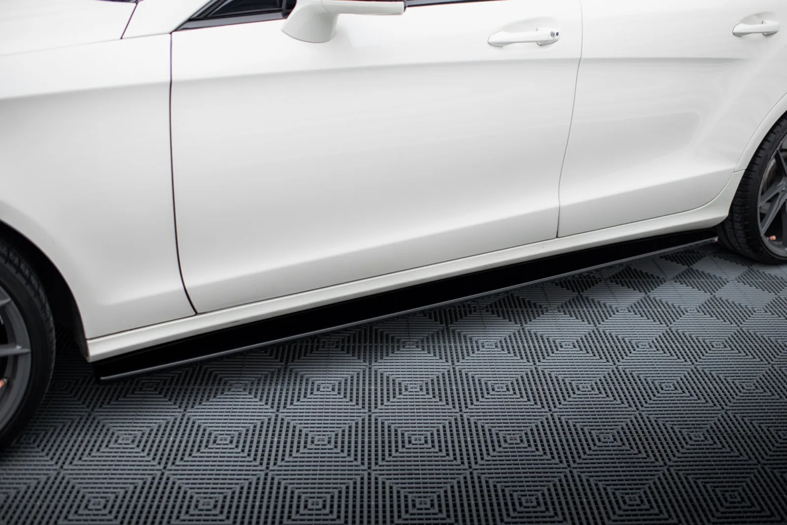 Side Skirts Diffusers compatible with Mercedes-Benz CLS AMG-Line C218