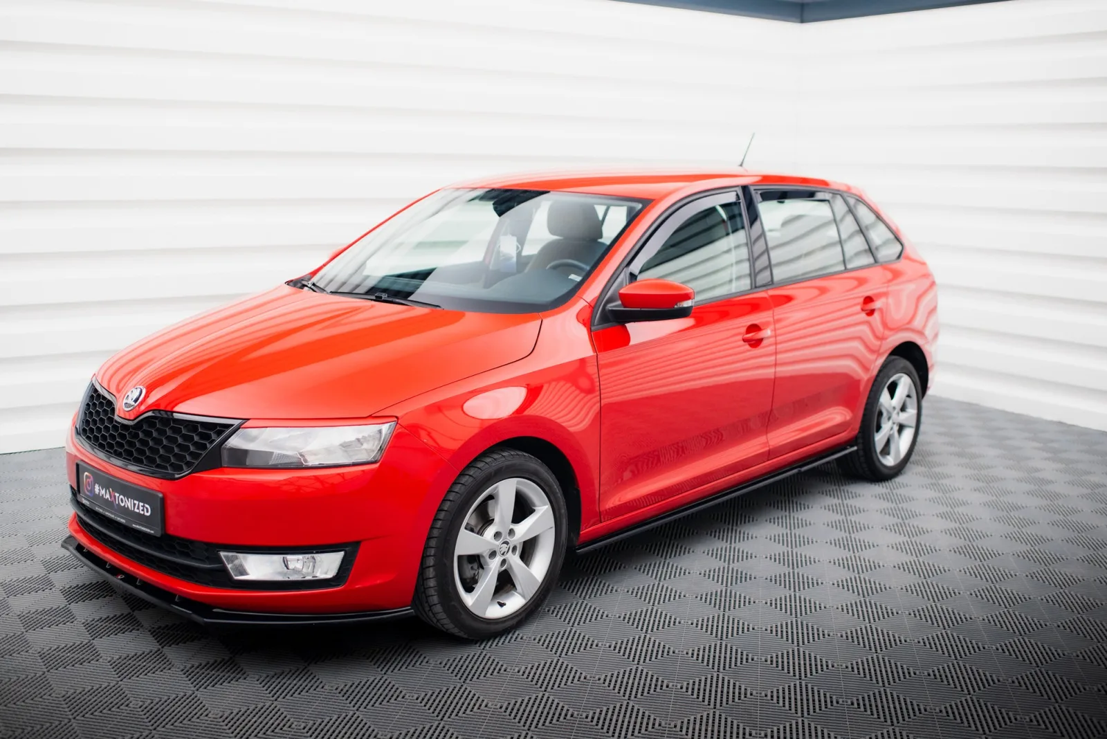 Set of Splitters compatible with Skoda Rapid Spaceback