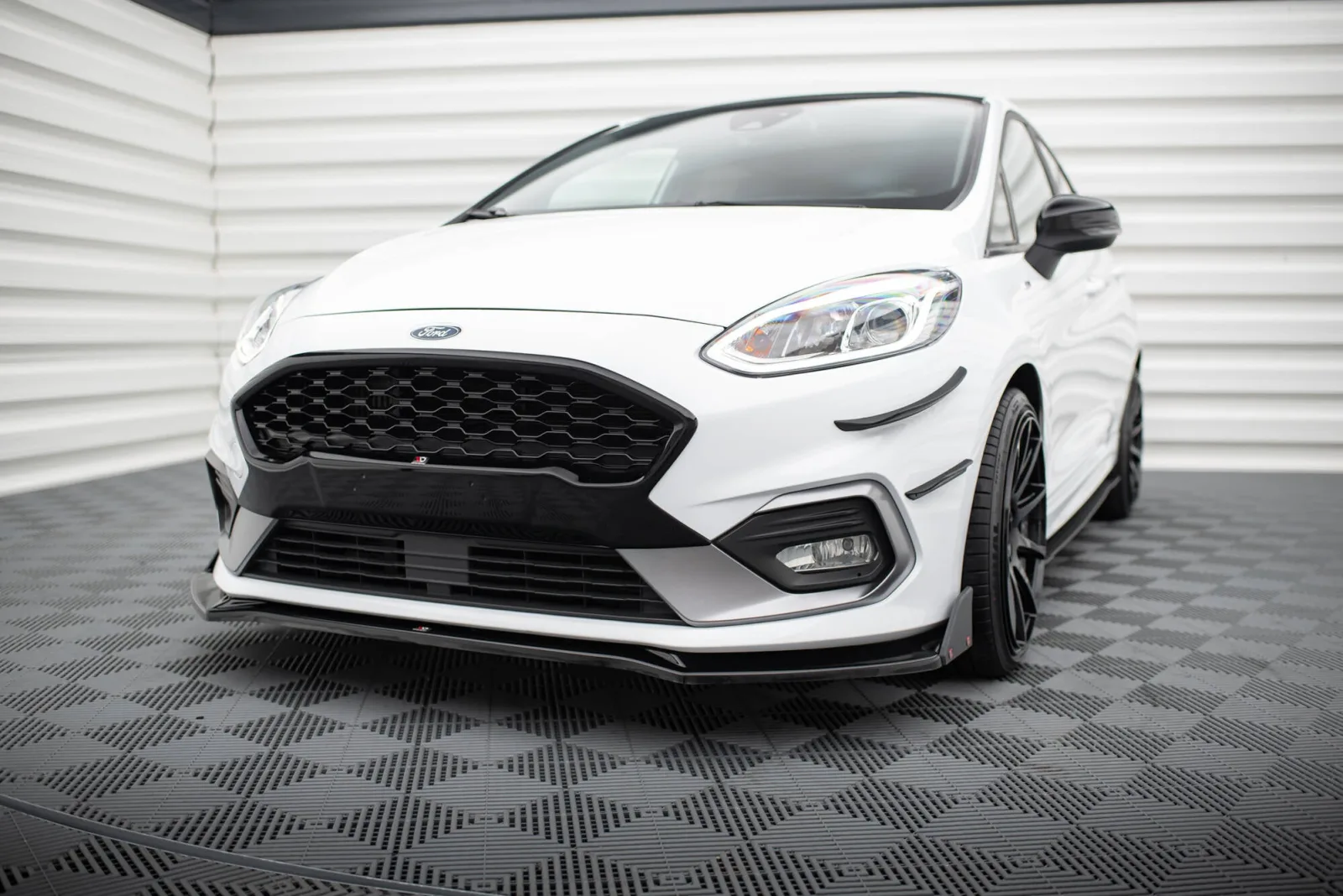 Front Splitter V.4 + Flaps compatible with Ford Fiesta ST / ST-Line