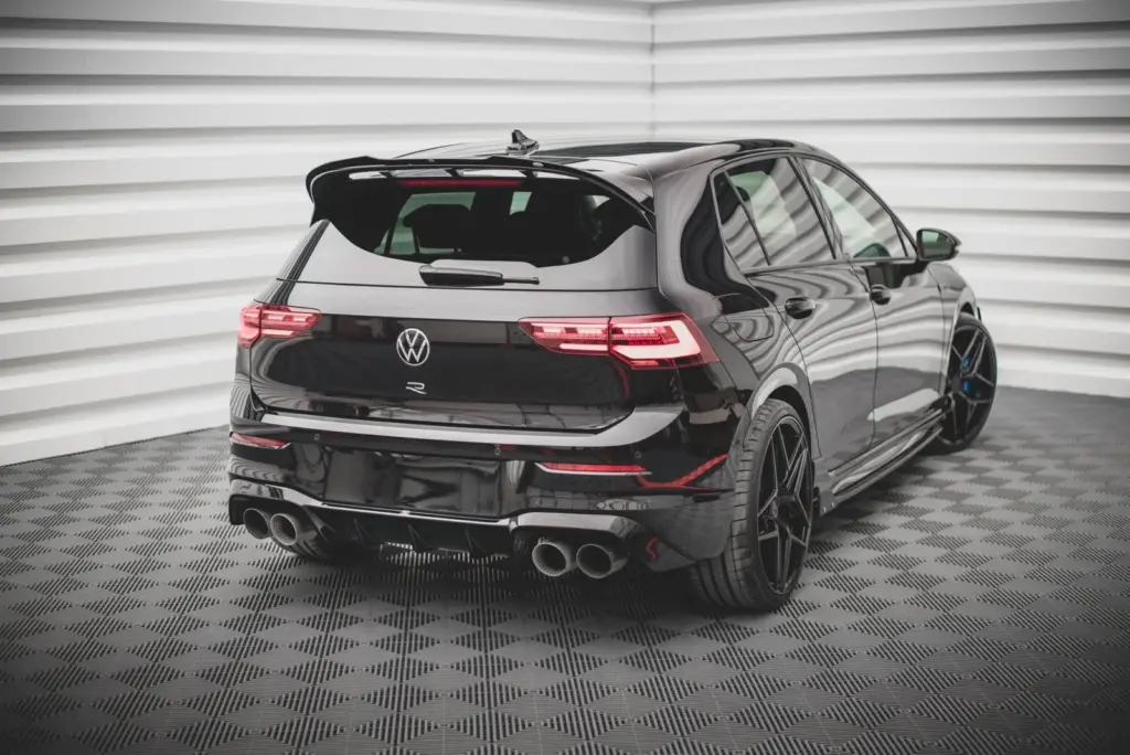 Rear Valance V.1 compatible with Volkswagen Golf R Hatchback Mk8