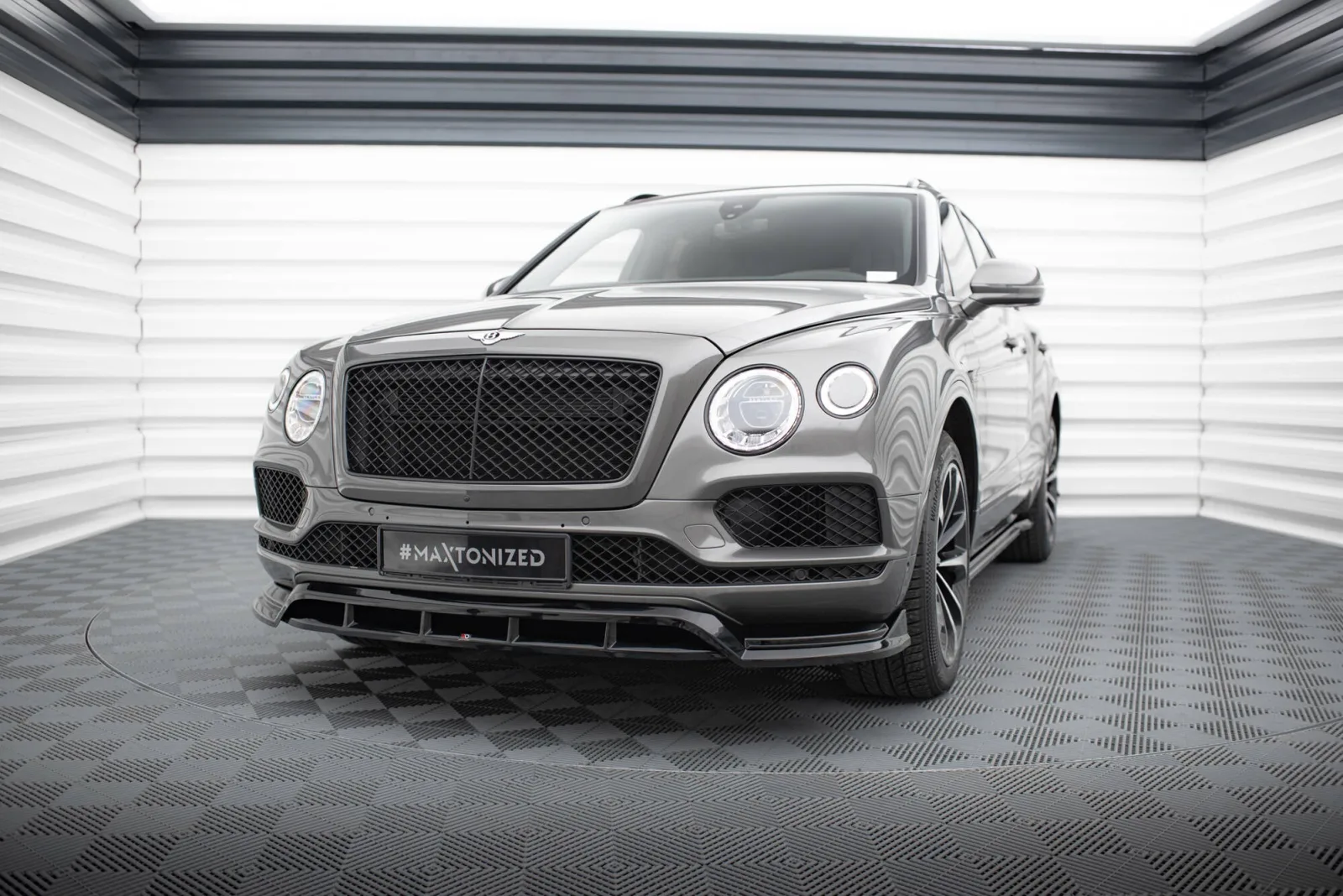 Front Splitter compatible with Bentley Bentayga Mk1
