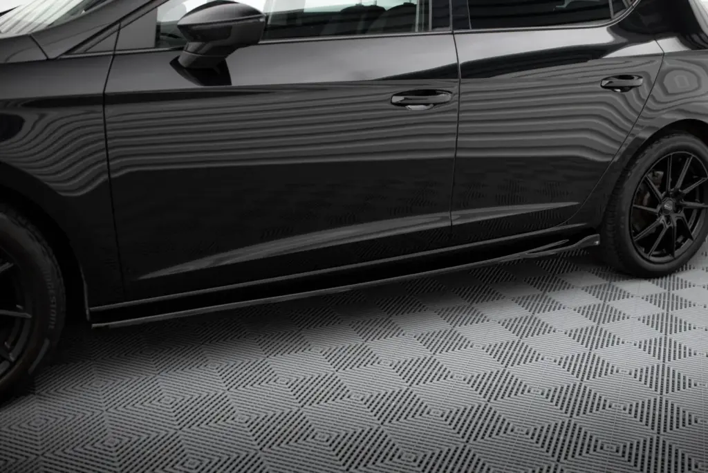 Side Skirts Diffusers V.4 compatible with Seat Leon Cupra / FR Mk3 FL