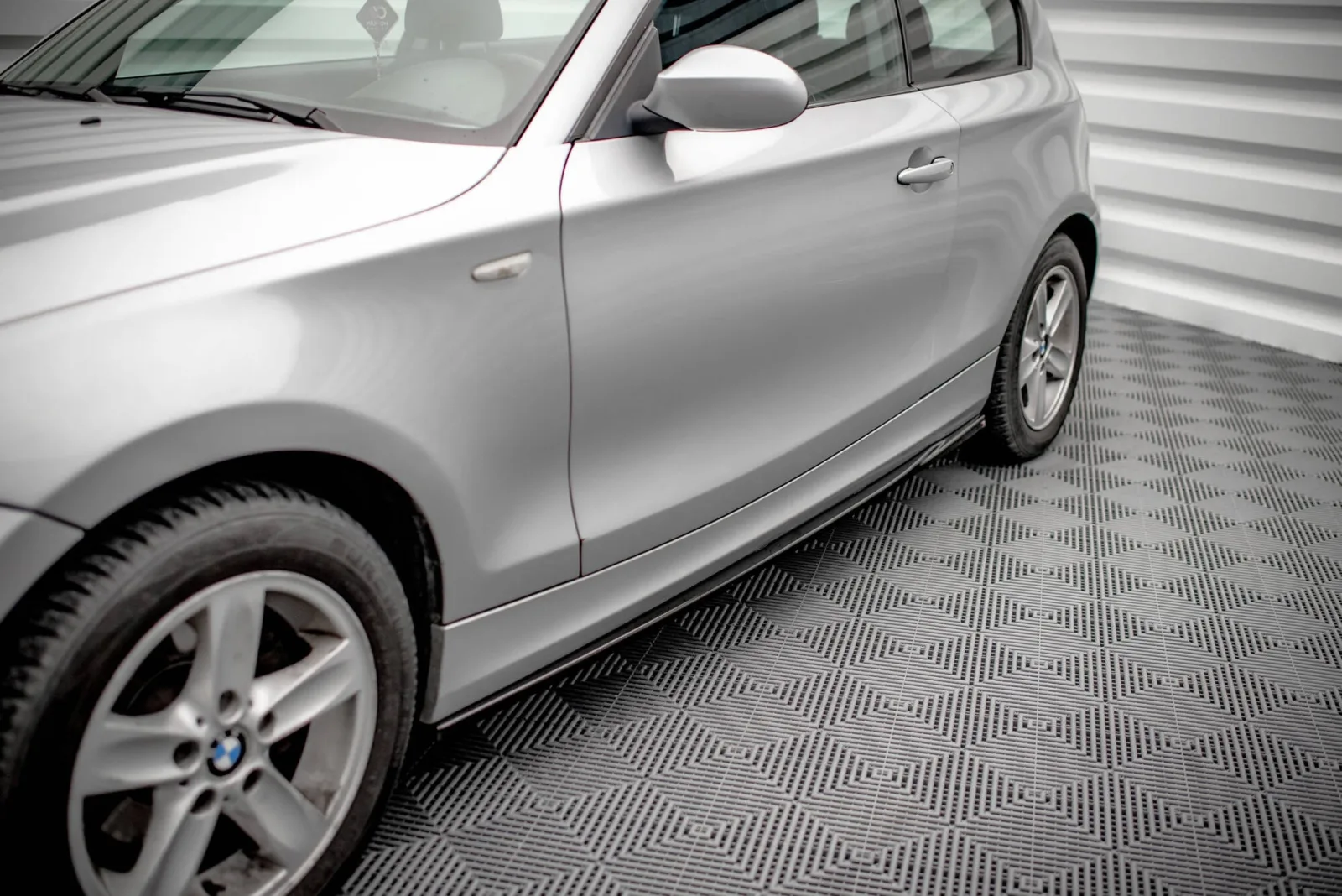 Side Skirts Diffusers V.2 compatible with BMW 1 E81 Facelift