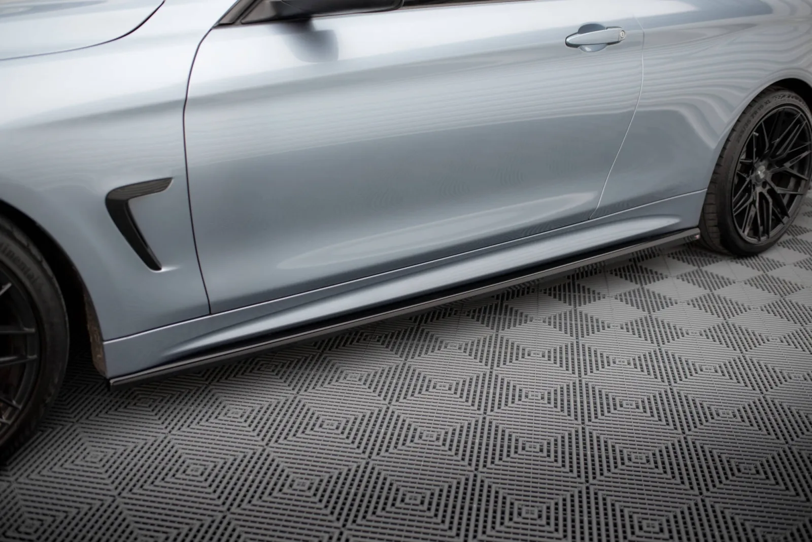 Side Skirts Diffusers V.3 compatible with BMW 4 Coupe / Gran Coupe / Cabrio M-Pack F32 / F36 / F33