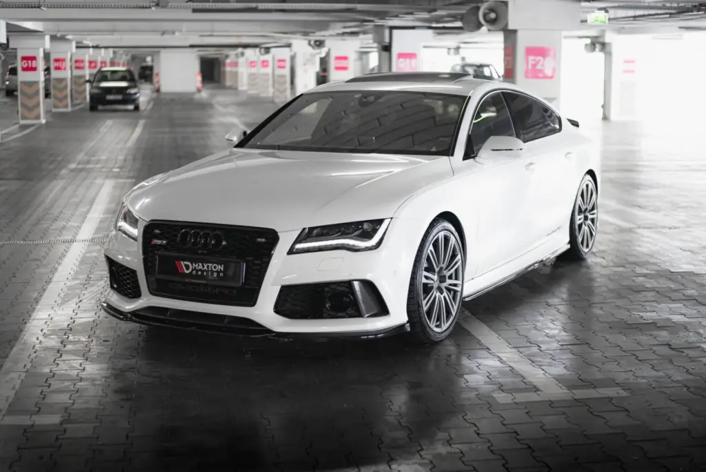 Front Splitter V.4 compatible with Audi RS7 C7