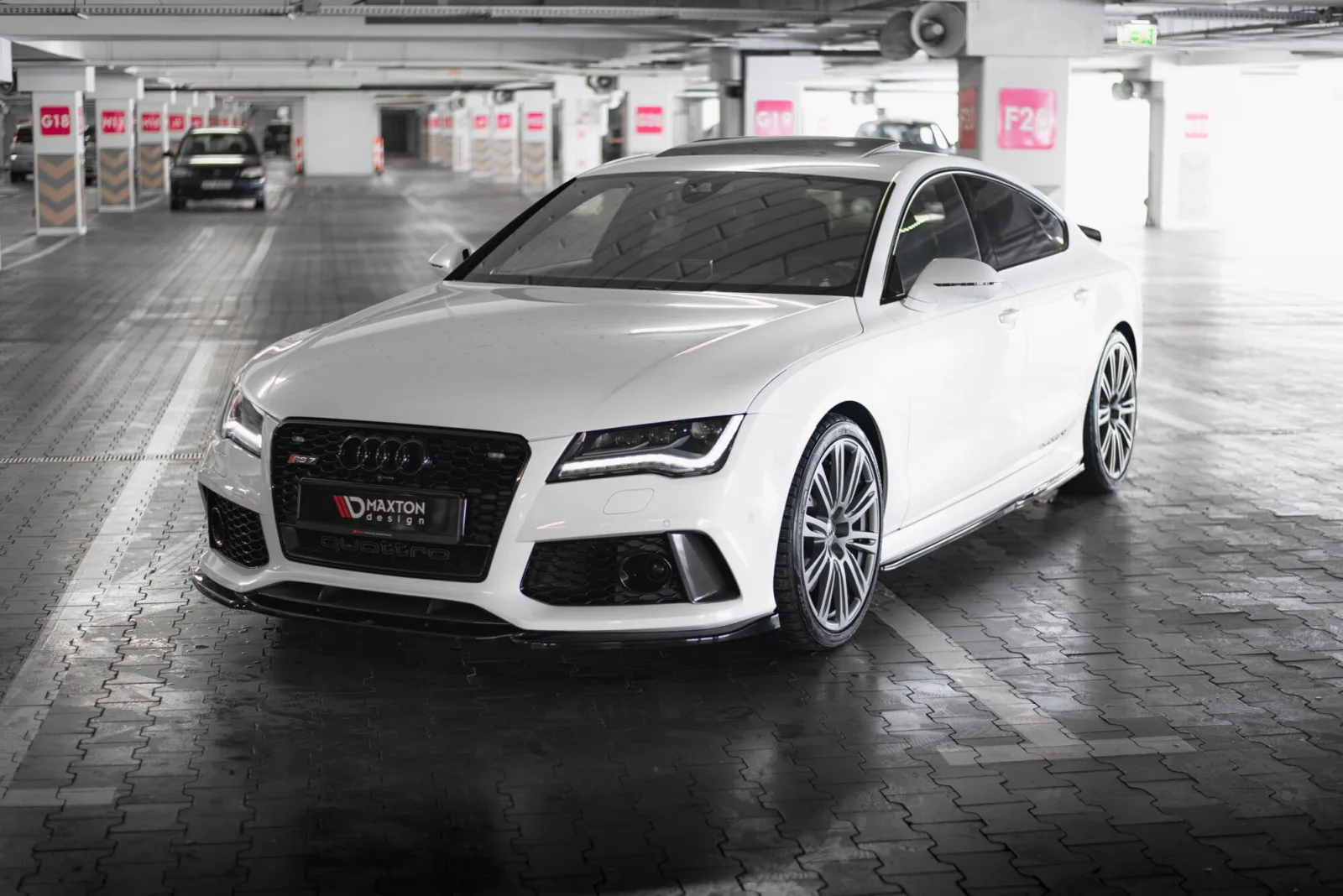 Front Splitter V.4 compatible with Audi RS7 C7