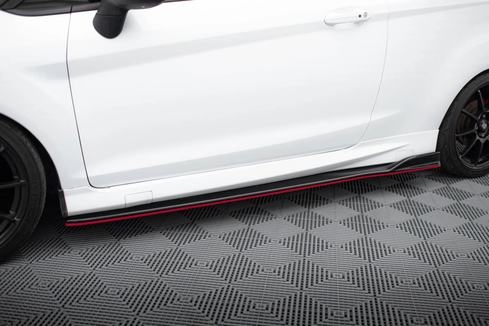 Side Skirts Diffusers V.3 compatible with Ford Fiesta ST / ST-Line Mk7