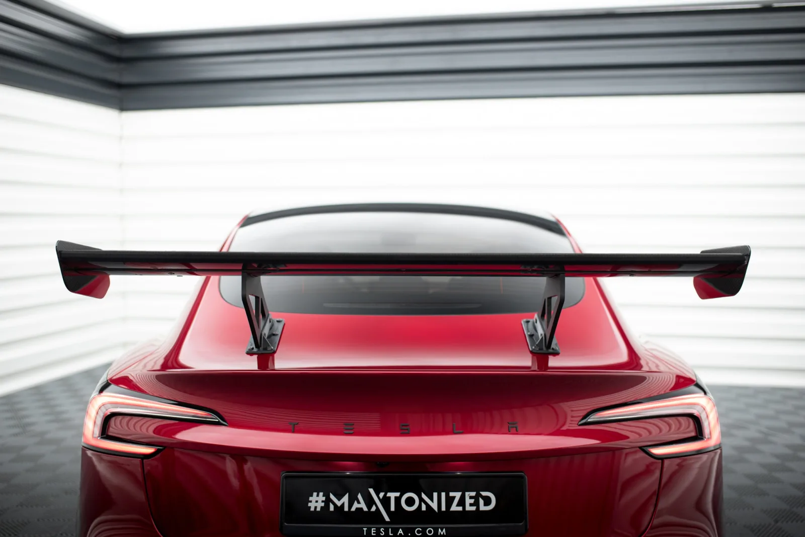 Carbon Spoiler compatible with Tesla Model 3